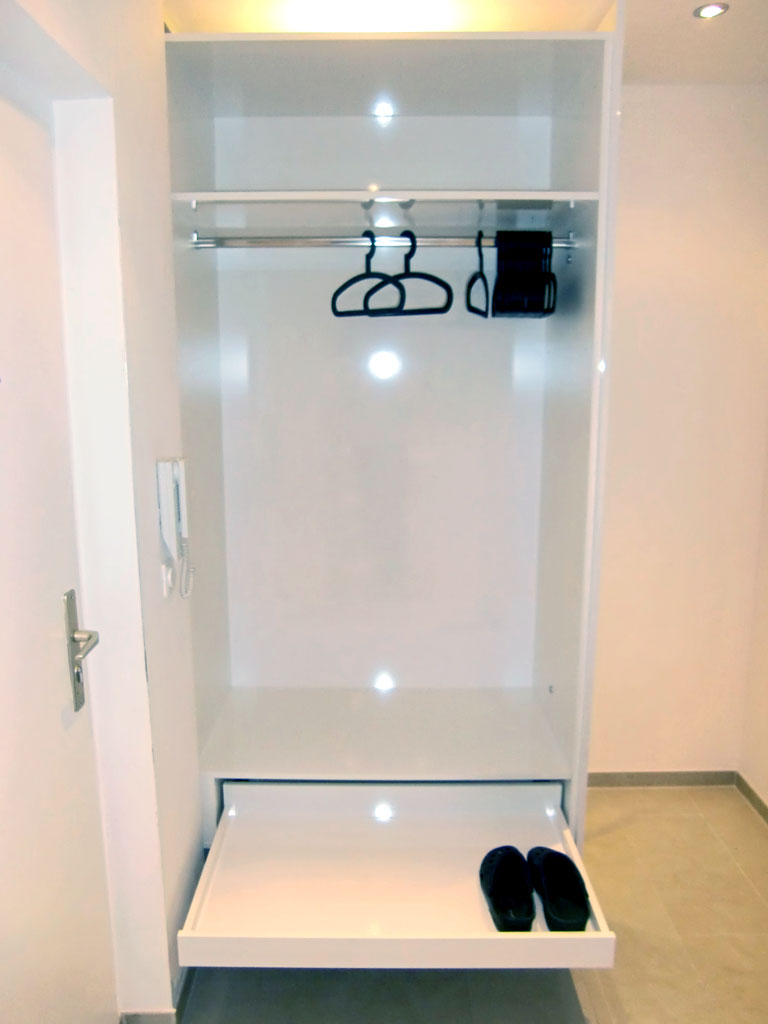 Ausziehbarer Flurschrank, Ansicht 2